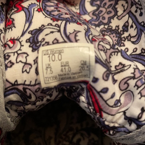 Women’s Vans “Off the Wall” Hightop Shoes - Picture 3 of 4